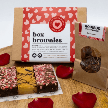 Valentijn brownie box en en rooibos thee