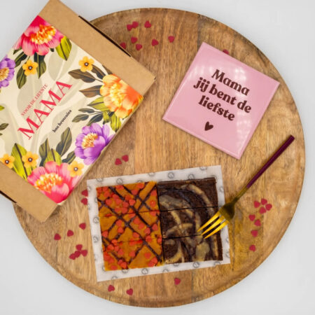 moederdag box brownies blondies tegeltje bovenaanzicht
