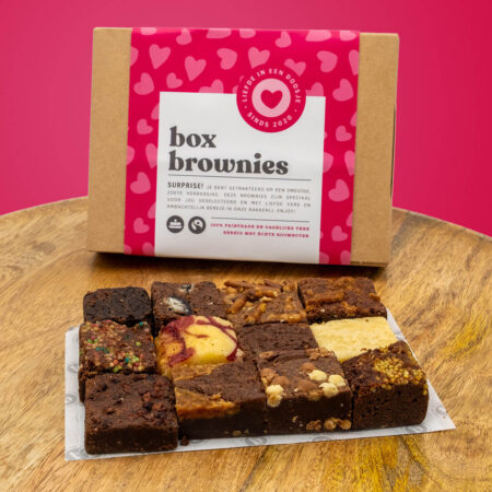 box-brownies-pink-ribbon