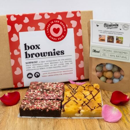 Box Brownies Valentijn box 6 brownies met 25 zaadbommetjes Blossombs